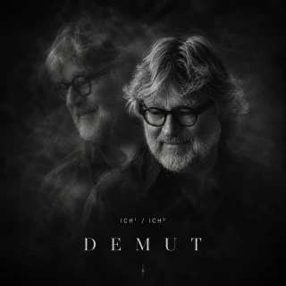 Cover zu DEMUT. Doppelbelichtung eines bärtigen Mannes mit Brille, darunter ICH¹ / ICH² und DEMUT.